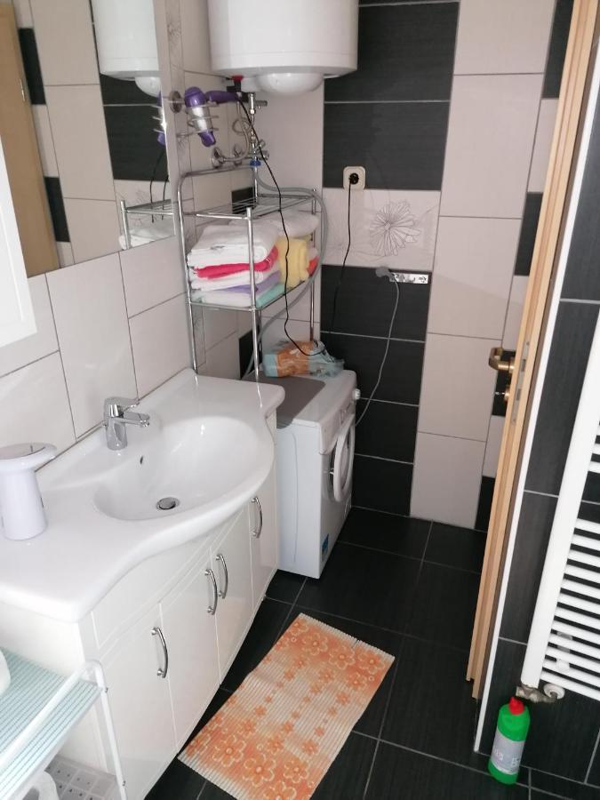 Apartment Lucija Кострена Экстерьер фото